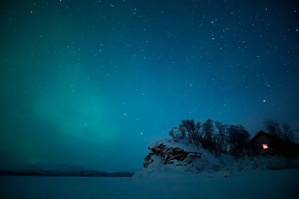 Gece gökyüzünde Samanyolu