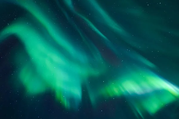 yeşil vektör arkaplanı yıldızlar, ışıklar, gökyüzü ve bulutlar