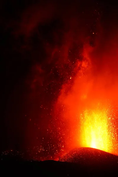 Volkan patlaması la palma İspanya kırmızı ve siyah 