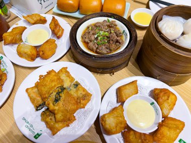 Jakarta, Endonezya - 22 Eylül 2023: Grand Wingheng Endonezya 'daki bir Çin Dimsum Restoranı.