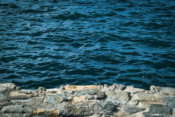 Karanlık deniz dalgalarının ayrıntıları