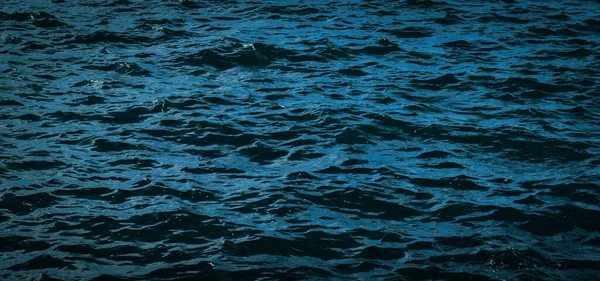 暗い海の波の詳細 — ストック写真