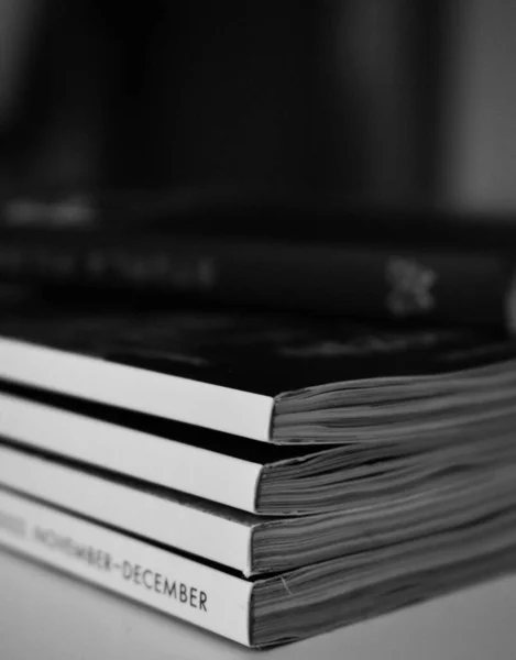 Masadaki tek şarjörler