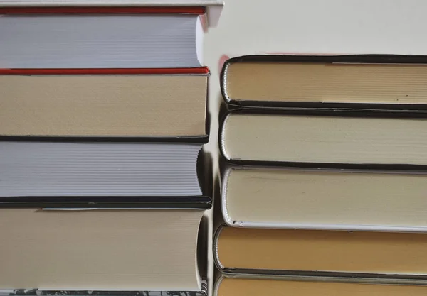 .Masada inanılmaz kitaplar var. 