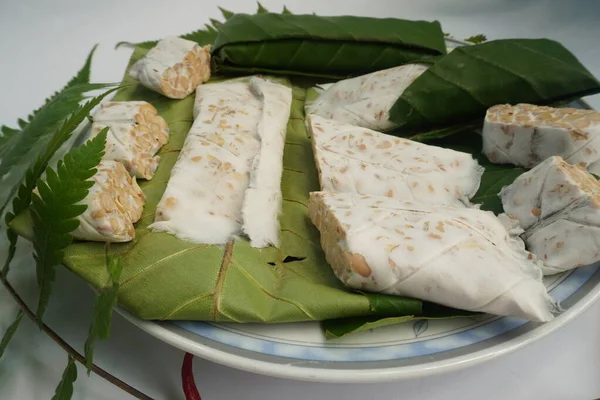 stock image Indonesian Traditional Food 'Tempe'.  'Tempe' is one of the favorite food ingredients of the indonesian people.  Made from fermented soybeans.  Furthermore, various types of prcessed food can be made.