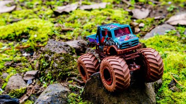 Minahasa, Endonezya: Cumartesi, 10 Aralık 2022, muhteşem off-road araba oyuncağı