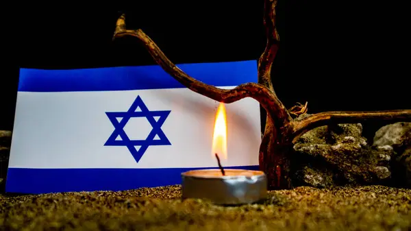 Israeli Flag Burning Candles Front Holocaust Memory Day — Stock Photo, Image
