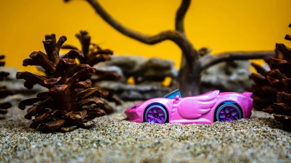 미나하사 인도네시아 2022 소나무 장난감 자동차 — 스톡 사진