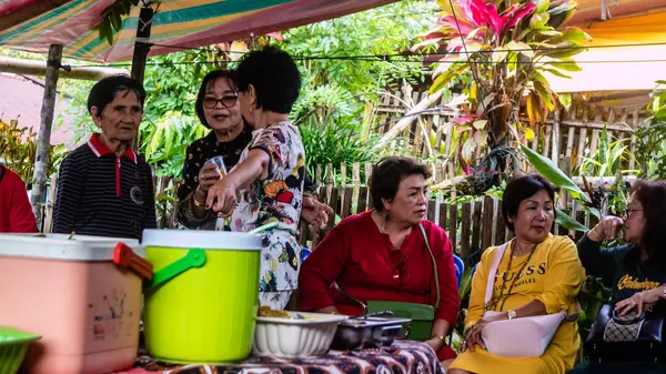 인도네시아 미나하사 2021년 가족이 휴가를 보냅니다 — 스톡 사진