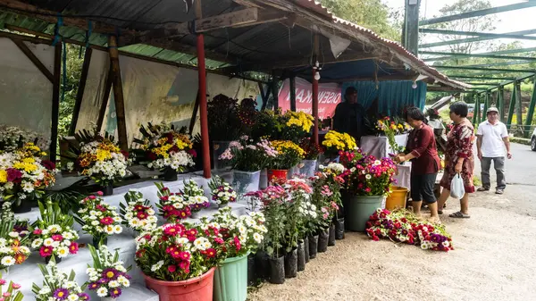 Tomohon Indonesien Dezember 2022 Ein Geschäftiger Blumenladen Kurz Vor Dem — Stockfoto
