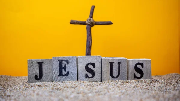 Kayu Salib Dengan Tulisan Yesus Stok Foto Bebas Royalti