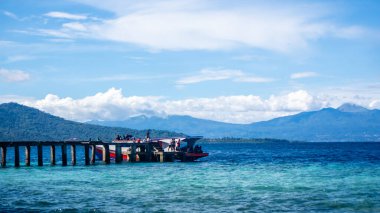 Bunaken, Endonezya: Nisan 2023, Bunaken plajında tatil