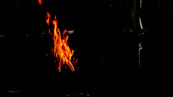 Горящее Пламя Темном Фоне — стоковое фото