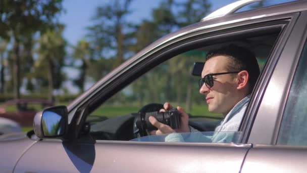 Paparazzi Homens Cara Senta Seu Carro Tira Fotos Pessoa Famosa — Vídeo de Stock