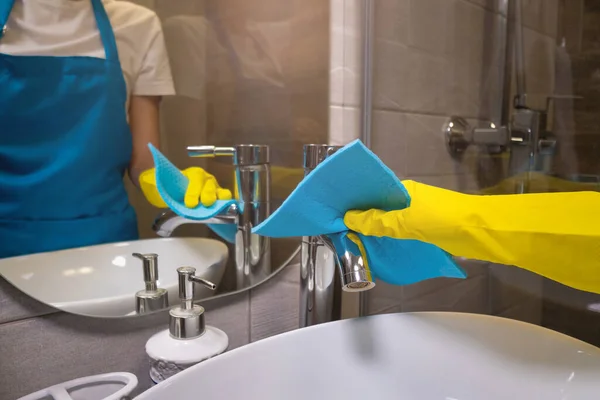 Close Woman Hand Yellow Rubber Gloves Wiping Faucet Blue Cleaning — Stock Photo, Image