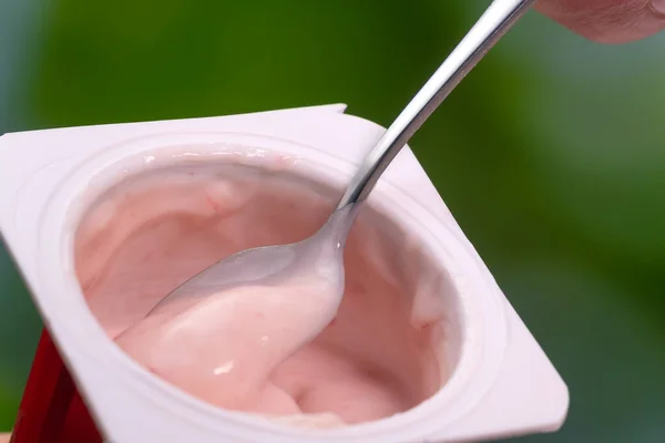 Close Teaspoon Pink Yogurt Cup Macro Photography — Stock Photo, Image