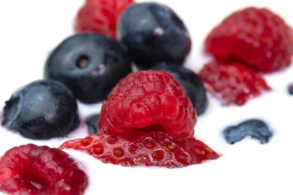 Close Bowl Natural White Yogurt Fresh Raspberry Blueberry Strawberry Macro — Stok Foto