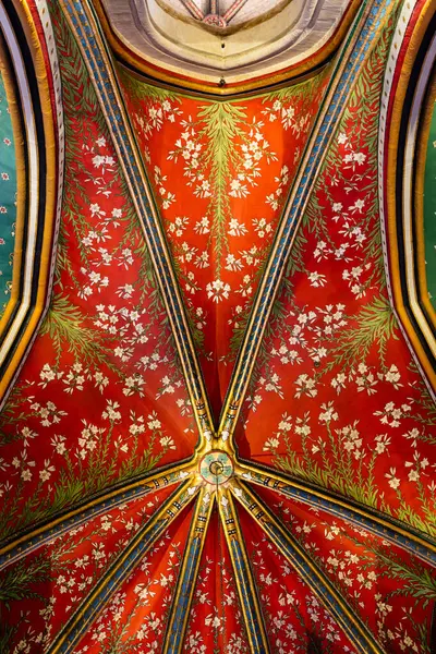 Gotik Sainte-Marie Bayonne Katedrali 'nin (Notre-Dame Katedrali) tavan ve orijinal kalıpları. Bayonne, Pirenes-Atlantik, Fransa.