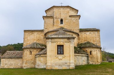 Annunciation Kilisesi, 11. yüzyıl Roma kilisesi Lombard ve Katalan 'dan Uruena yakınlarında etkileniyor. Valladolid Eyaleti, Kastilya ve Leon, İspanya.