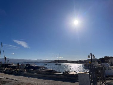 Deniz manzarası ve Türkiye 'nin batısındaki Akdeniz kıyıları.