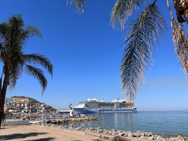 View City Kuadasi Cruise Ship — Stock Photo, Image