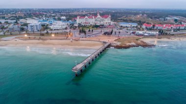 Port Elizabeth, Güney Afrika 'daki Shark Rock İskelesi, havadan görüldüğü gibi..
