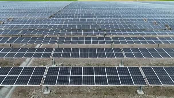 Solar Panels Solar Farm — стоковое видео