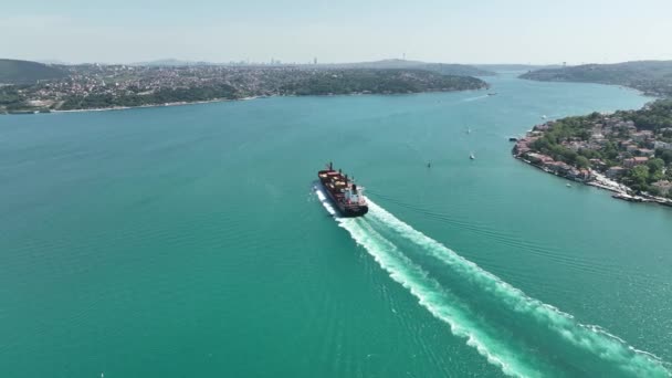 Kargo Konteynırlarıyla Birlikte Yük Gemisinin Hava Görüntüsü — Stok video