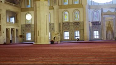Ankara 'daki Kocatepe Camii' nin içi
