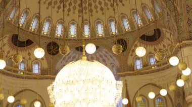 Ankara 'daki Kocatepe Camii' nin içi
