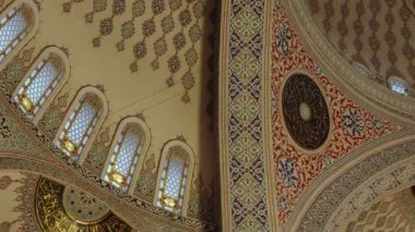 Ankara 'daki Kocatepe Camii' nin içi 