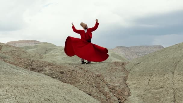 Západ Slunce Víření Horách Sufi Sufi Whirling Turečtina Semazen Forma — Stock video