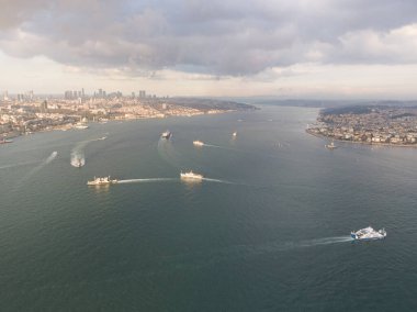 Ultra büyük konteynır gemisinin hava görüntüleri.