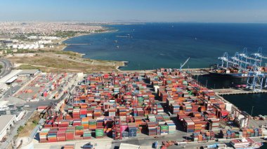 ISTANBUL - 17 Haziran 2023 Long Beach Konteyner Yard Hava Limanı