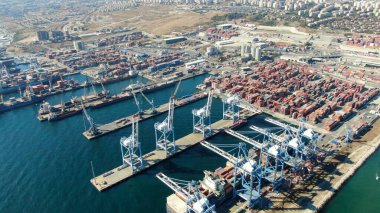 ISTANBUL - 17 Haziran 2023 Long Beach Konteyner Yard Hava Limanı