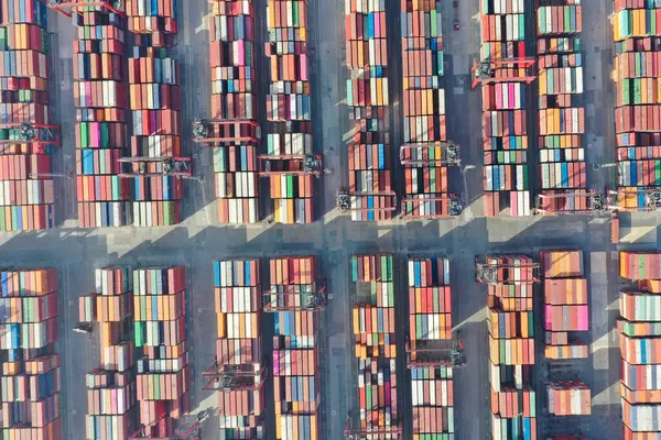 ISTANBUL - 17 Haziran 2023 Long Beach Konteyner Yard Hava Limanı