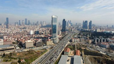 İstanbul, Türkiye 15 Mart 2021: İstanbul, İstanbul şehir havadan görüşü. Şehir binaları ve gökdelenler