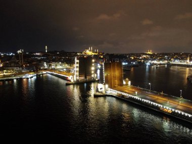 Gece vakti saray köprüsü, Sankt-Petersburg