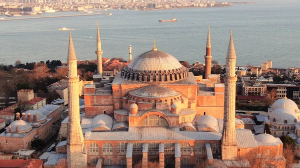 Ayasofya Camii (Ayasofya Camii), İstanbul, Türkiye. Sogia Camii 'nin havadan görünüşü