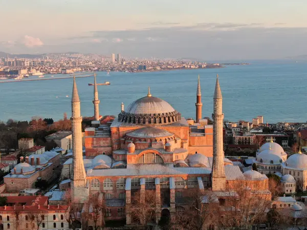 Ayasofya Camii (Ayasofya Camii), İstanbul, Türkiye. Sogia Camii 'nin havadan görünüşü