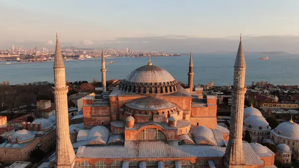 Ayasofya Camii (Ayasofya Camii), İstanbul, Türkiye. Sogia Camii 'nin havadan görünüşü