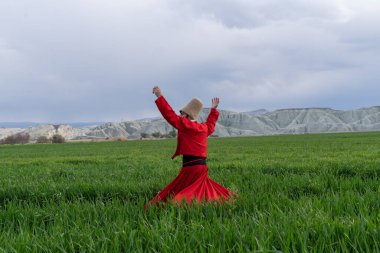 Sufi girdabı (Türkçe: Semazen), Sufiler arasında ortaya çıkan bir Sama ya da fiziksel olarak aktif meditasyondur..