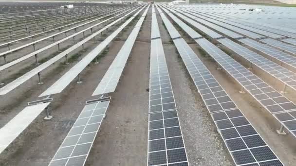 Pannelli Solari Nella Centrale Elettrica Volare Una Fattoria Solare Con — Video Stock
