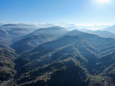 Güzel dağlar manzarası. inanılmaz doğa arka planı