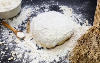 Hamur, buğday ve un kaşık