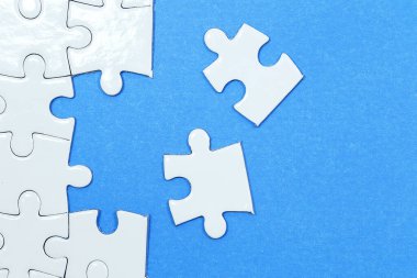 Bir parçası eksik yapboz.