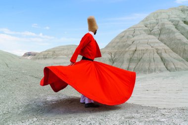 Sufi girdabı (Türkçe: Semazen), Sufiler arasında ortaya çıkan bir Sama ya da fiziksel olarak aktif meditasyondur..