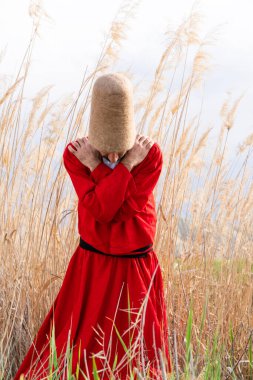 Sufi girdabı (Türkçe: Semazen), Sufiler arasında ortaya çıkan bir Sama ya da fiziksel olarak aktif meditasyondur..