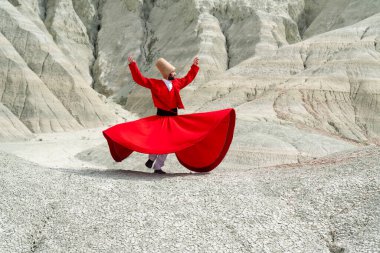 Sufi girdabı (Türkçe: Semazen), Sufiler arasında ortaya çıkan bir Sama ya da fiziksel olarak aktif meditasyondur..