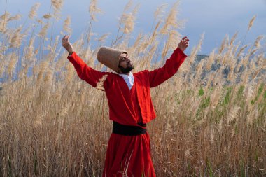 Sufi girdabı (Türkçe: Semazen), Sufiler arasında ortaya çıkan bir Sama ya da fiziksel olarak aktif meditasyondur..
